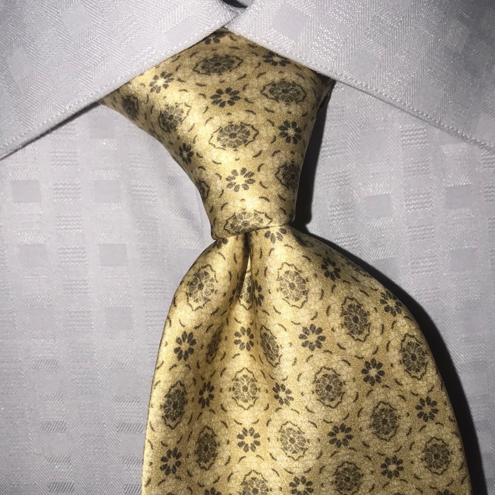 Tie - Picture 2 of 6